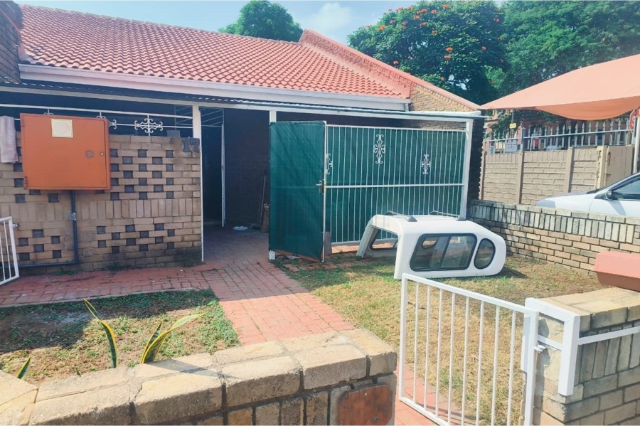 To Let 2 Bedroom Property for Rent in Rustenburg Central North West